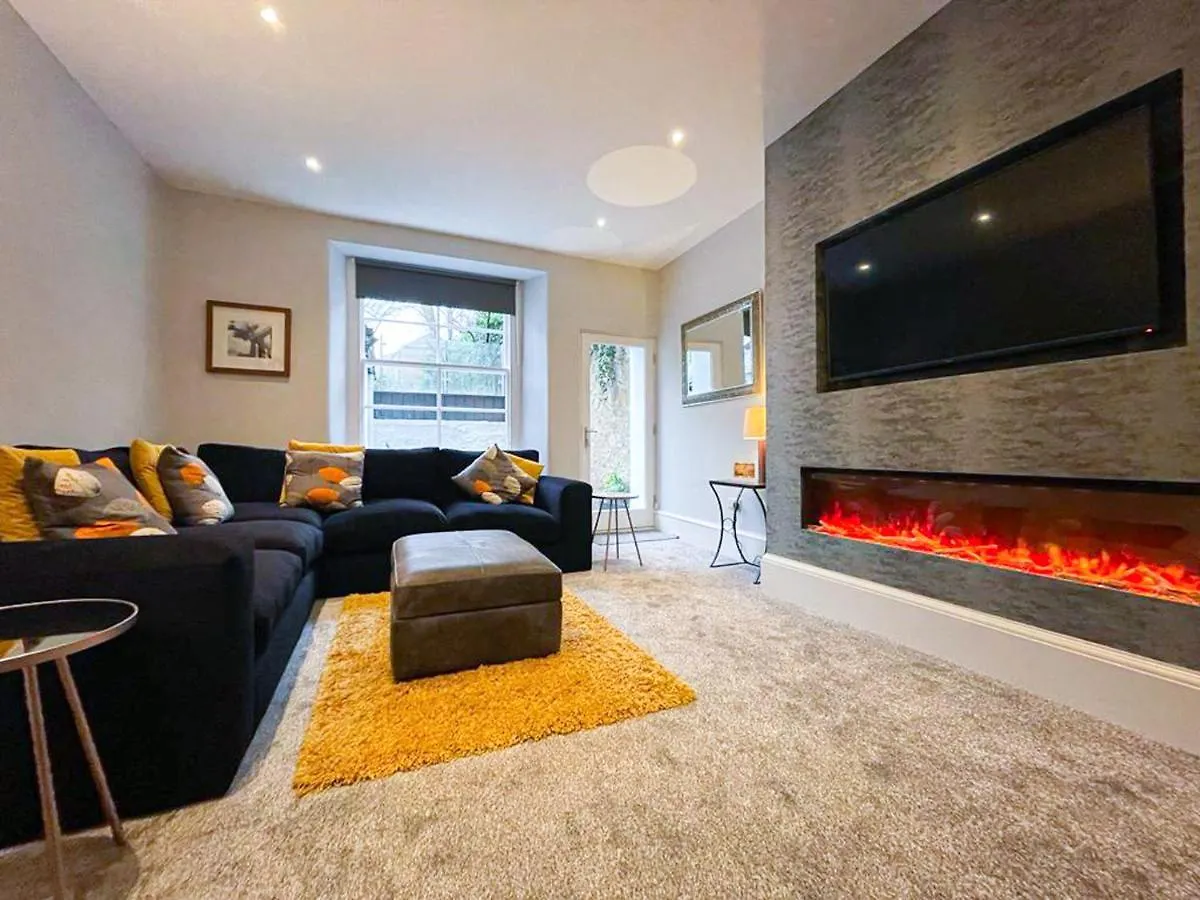 2Bed, Private Garden & Fireplace, Near Water Of Leith إدنبرة شقة